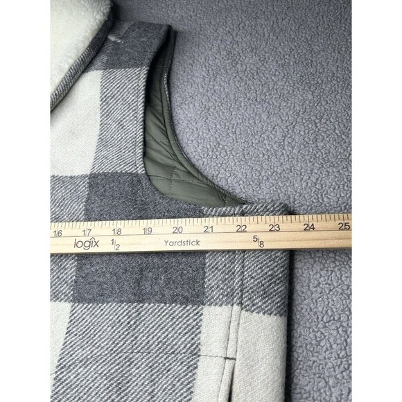 Woolrich Gray and White Plaid Vest - Picture 10 of 13